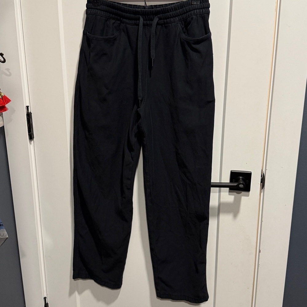 Athleta Straight Leg Black Pull On Pants Mid Weight Fabric Size Small EUC